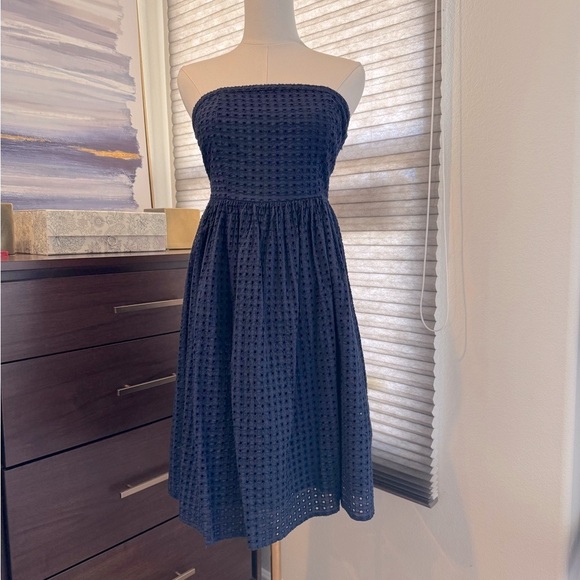 Old Navy strapless eyelet empire waist midi. Size 4. - Picture 1 of 5